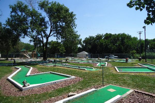 Nebraska's Double Nickel: Your Rustic Retreat Awaits!