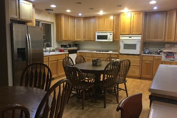 Large Group 6+bd/4ba Lots of room and FUN! forested yard Mountain Magic