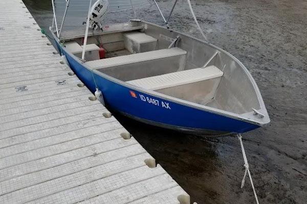 16' PrinceCraft Fishing / Adventure and Touring Boat (Seating for 5)