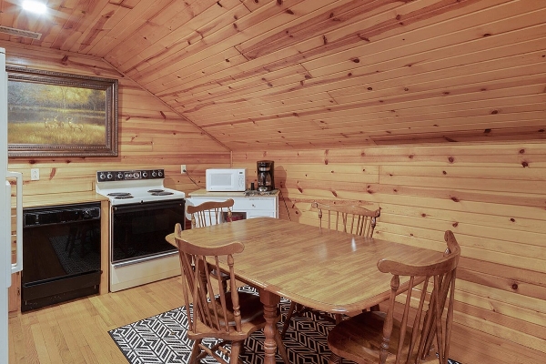 The Main Cabin - Upstairs Eatery 