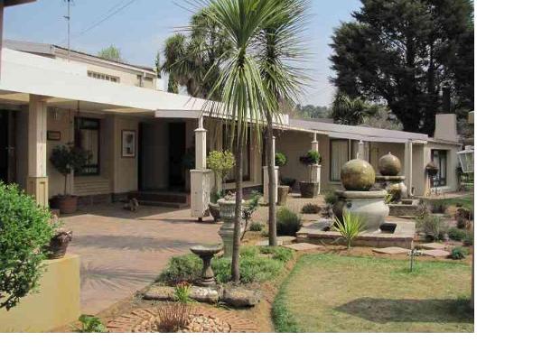 Guest House Garden Fountains