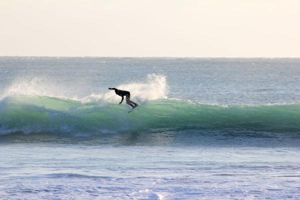 Camino Surf Andalucia - Surfboard + Wetsuit Rental