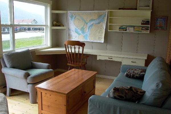 Cassiar Cannery - Sockeye House - living room