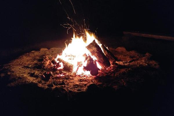 Feu de camp de nuit!