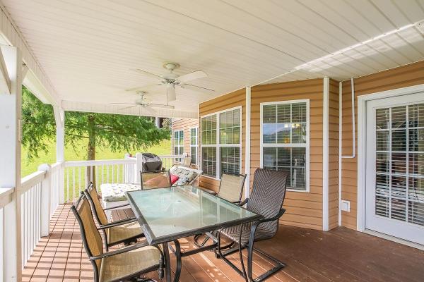 Great patio for outdoor dining