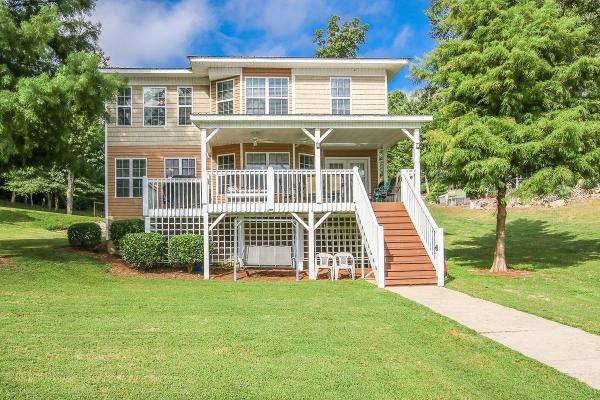 WaterFront with Private Pier near Pool & Beach