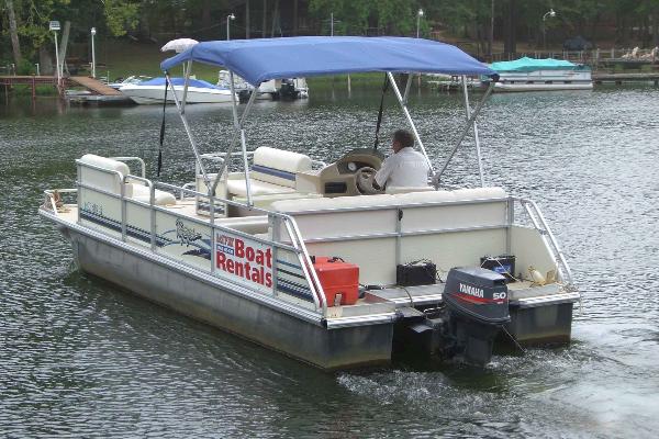 Dual-Toon Pontoon with 50 hp Yamaha motor