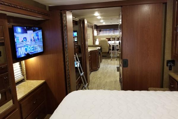 Expedition Motor Homes & 1st Choice RV