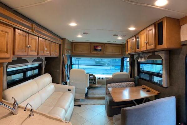 Expedition Motor Homes & 1st Choice RV