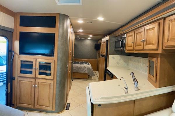 Expedition Motor Homes & 1st Choice RV