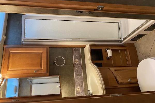 Expedition Motor Homes & 1st Choice RV