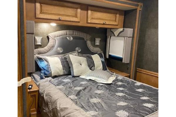 Expedition Motor Homes & 1st Choice RV