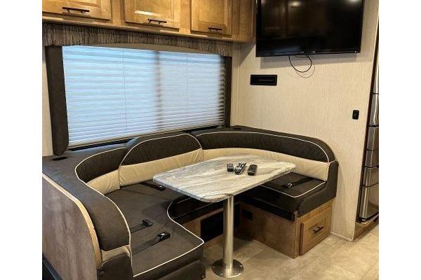 Expedition Motor Homes & 1st Choice RV