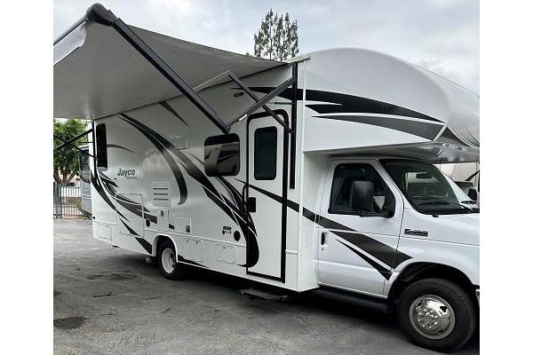 Expedition Motor Homes & 1st Choice RV