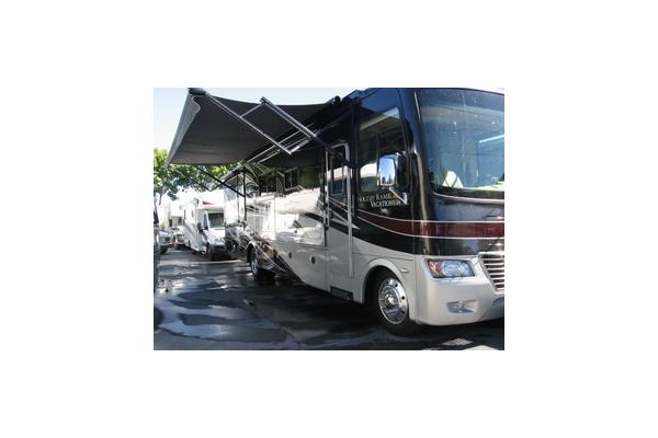 Expedition Motor Homes & 1st Choice RV