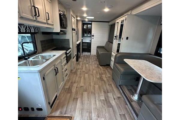 Expedition Motor Homes & 1st Choice RV