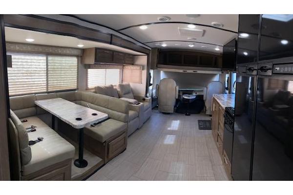 Expedition Motor Homes & 1st Choice RV