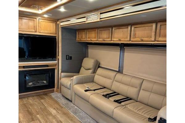 Expedition Motor Homes & 1st Choice RV