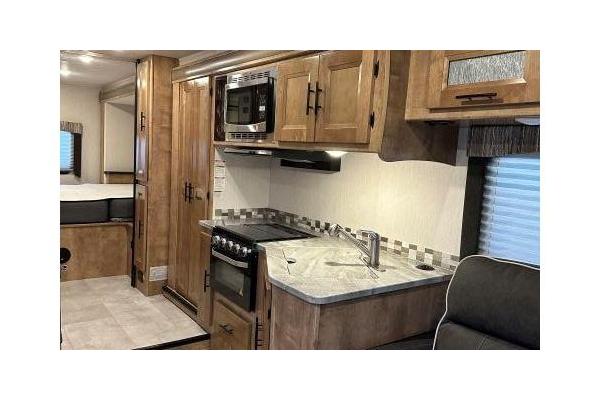 Expedition Motor Homes & 1st Choice RV