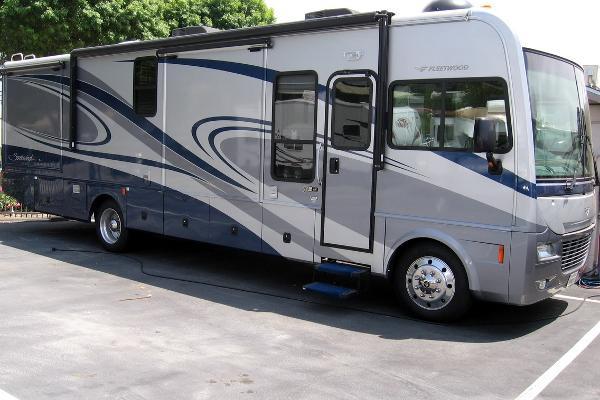 Expedition Motor Homes & 1st Choice RV