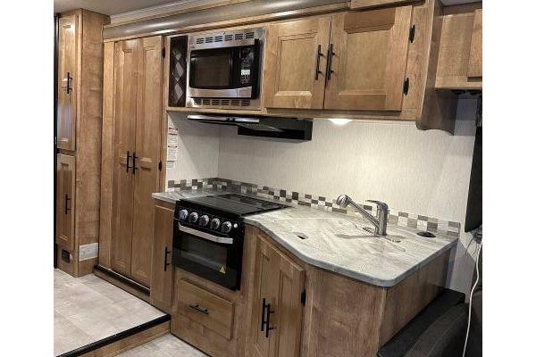 Expedition Motor Homes & 1st Choice RV