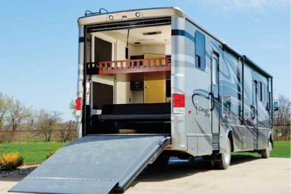 Expedition Motor Homes & 1st Choice RV