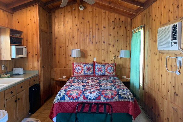 Cabins for rent with queen size bed and loft