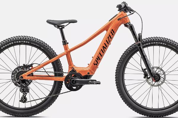 Mindfully designed for young athletes, the new Turbo Levo SL Kids electric bike combines the best of both worlds for enthusiastic guardians and budding riders. Featuring the Specialized 1.2 Motor, vir