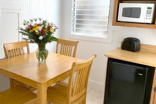 Brand new dining room table. (seats 4)