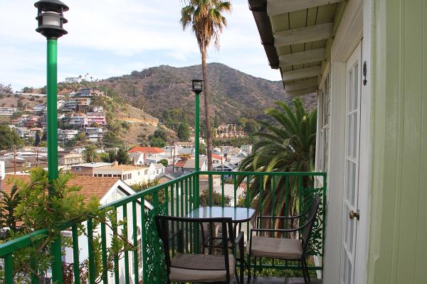 Balcony with island views.