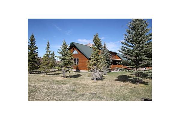 Fishing Lodge Cabin sleeps up to 8