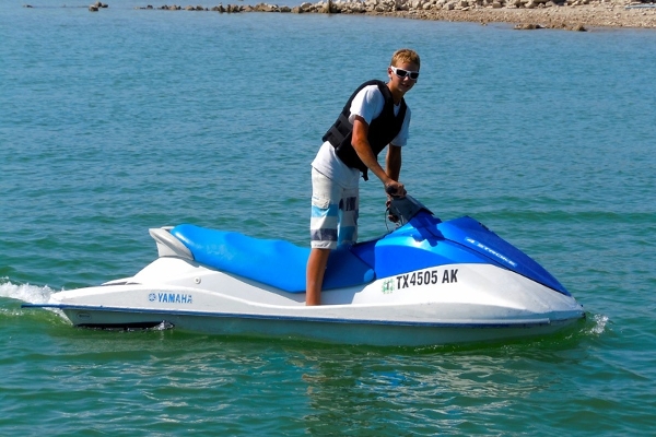 2 Person Yahama VX 1100 Waverunner