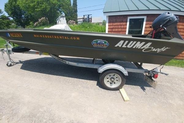 Fish #3 14' Alumacraft with 9.9HP seats 3