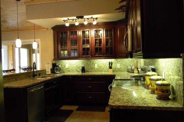 Kitchen with 3 bar stools