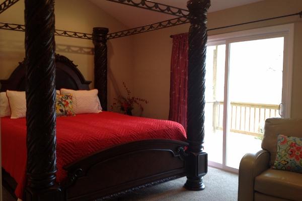 3rd Master bedroom on main level with king bed
