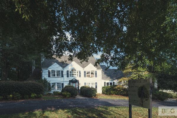 The Peacock Inn at Catawba Farms