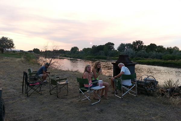 By the North Platte River Tent & Camper Sites