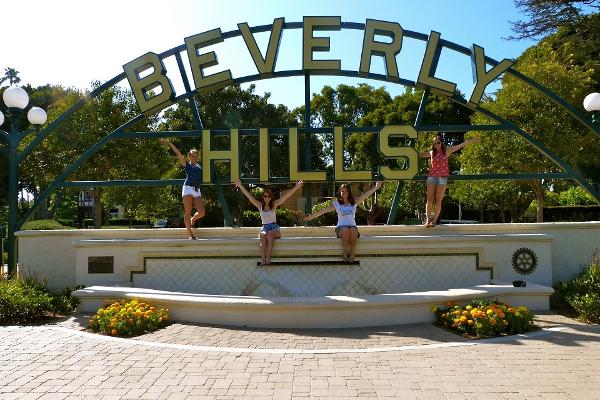 Las Vegas to Hollywood tour - Beverly Hills Sign - Beverly Gardens Parks