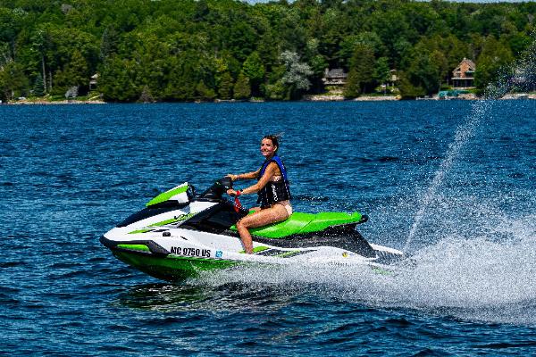 Yamaha VX 3-seater WaveRunner with powerful 125hp  4-stroke engine