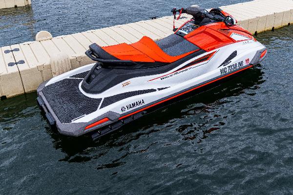 Yamaha VX 3-seater WaveRunner with powerful 125hp  4-stroke engine