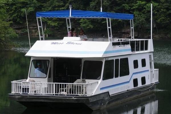 14' Wide and 59' Long Deluxe Houseboat
