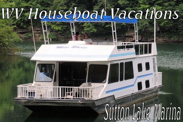 59' Deluxe Houseboat Rental