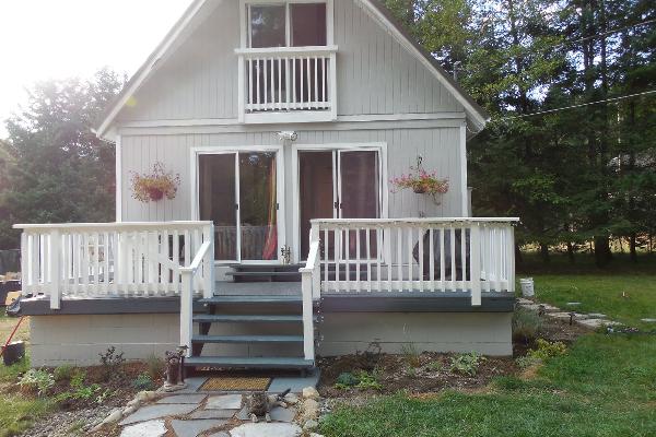 Front view of cottage