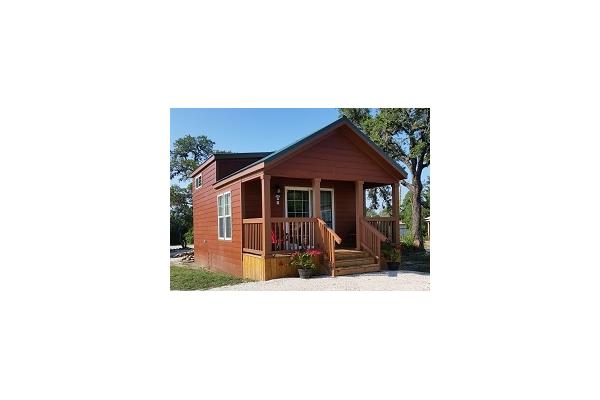 Cabin - 1 Bedroom, 1 Bath, Kitchen, Loft, Covered Deck