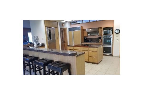 Bar area in Kitchen