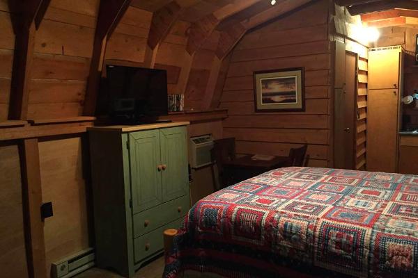 Whispering Oaks Mini