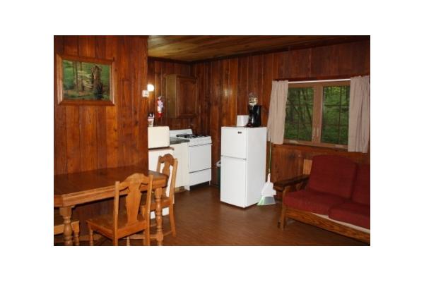 Whispering Oaks Cabin #4