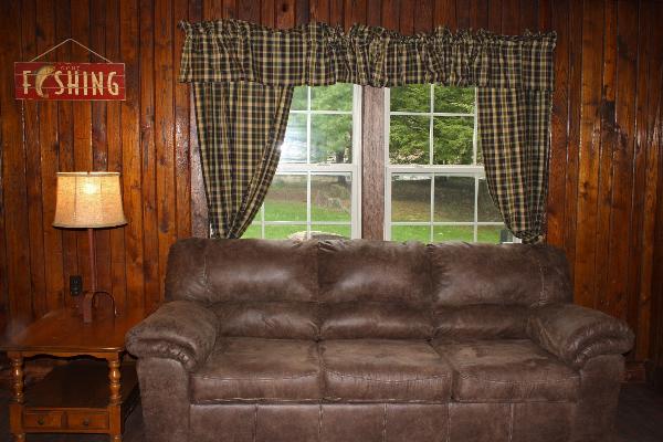 Whispering Oaks Cabin #1