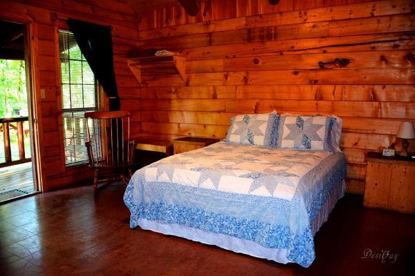 Cabin bedroom 