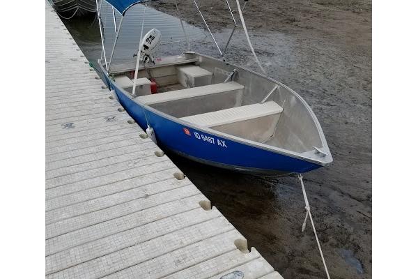 16' Princecraft Adventure an dFishing Boat